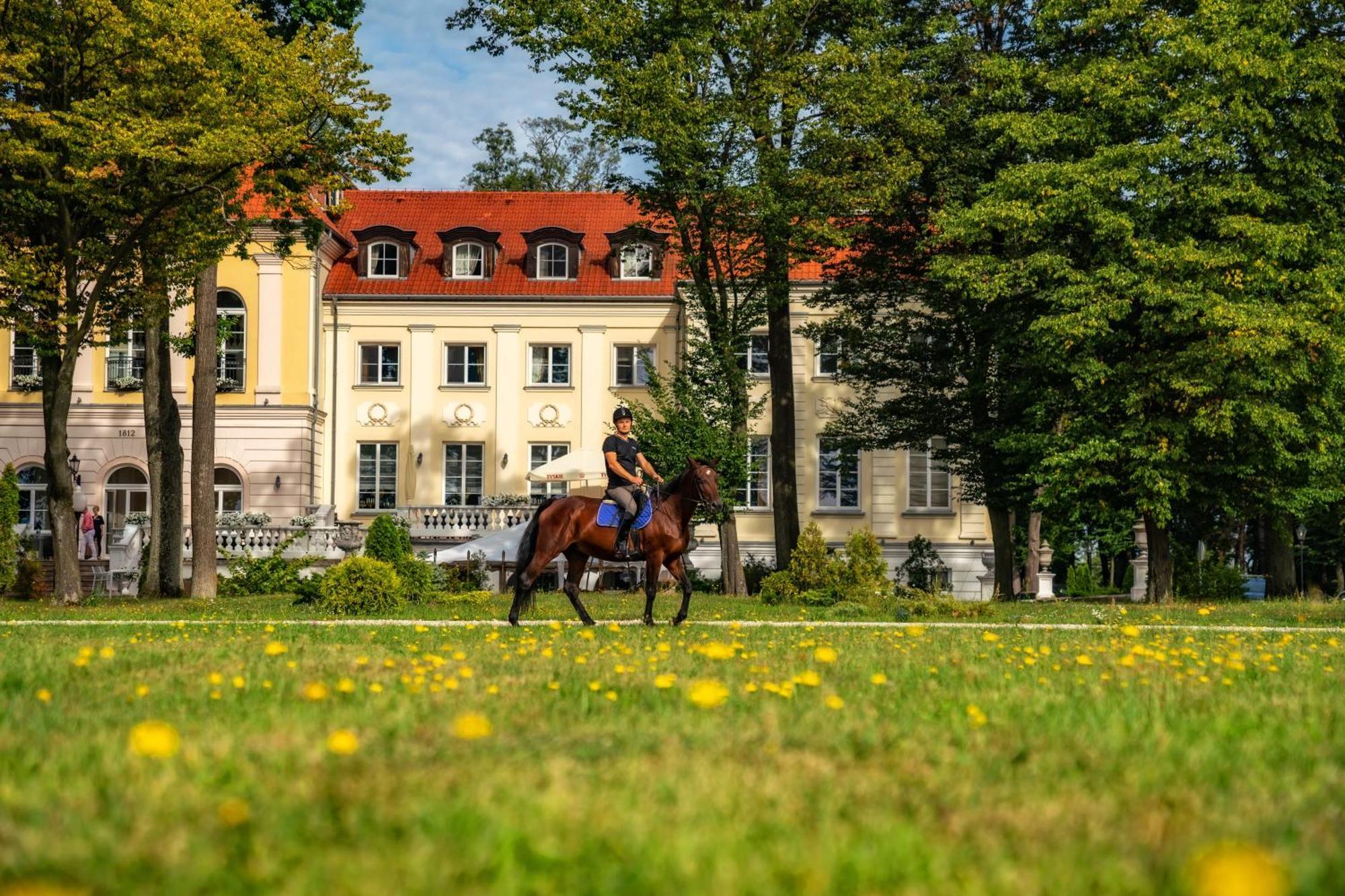 Hotel Palac Alexandrinum Krubki 외부 사진