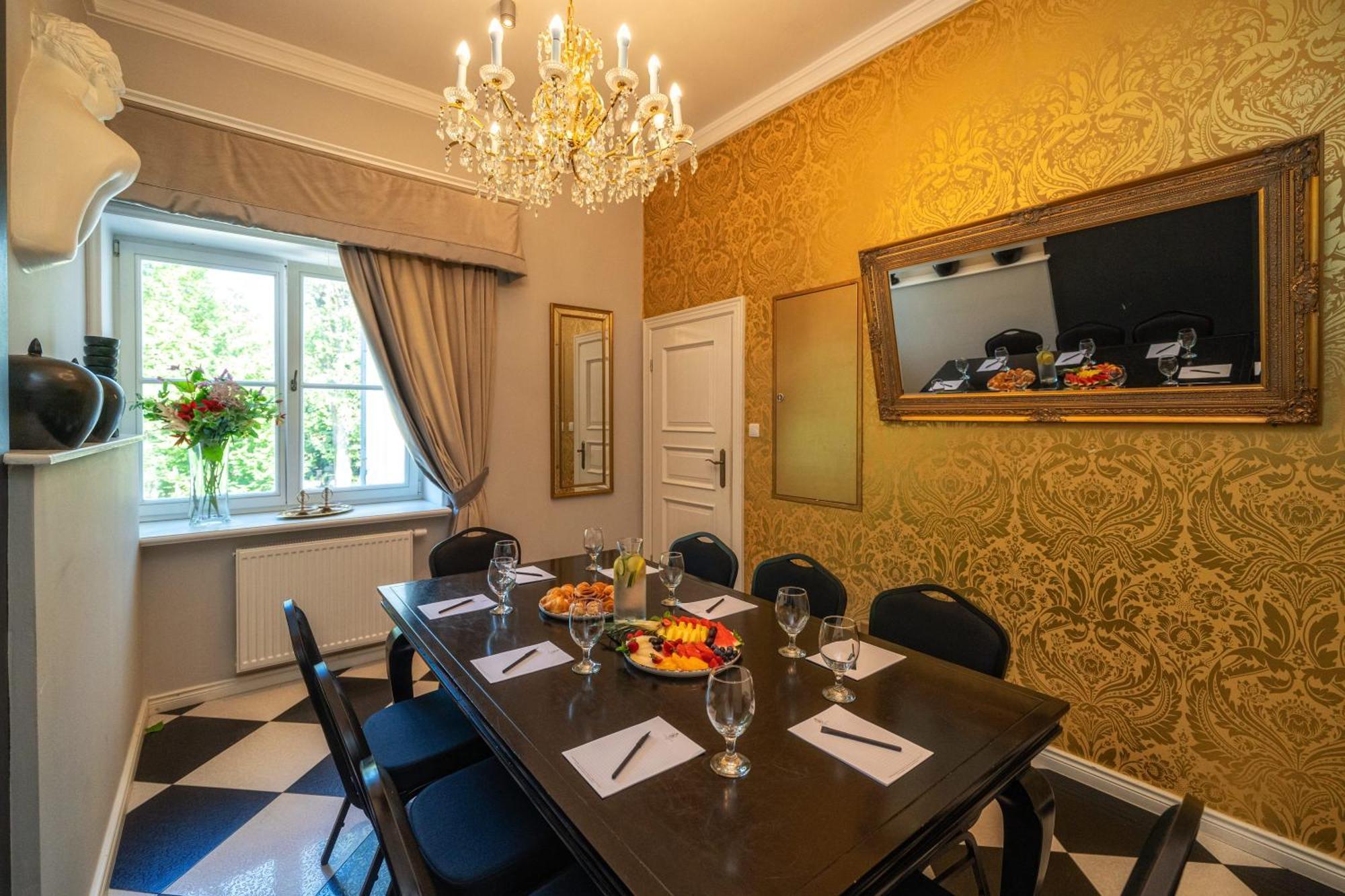 Hotel Palac Alexandrinum Krubki 외부 사진