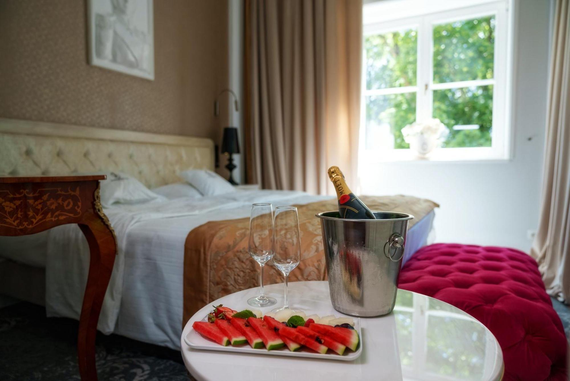 Hotel Palac Alexandrinum Krubki 외부 사진
